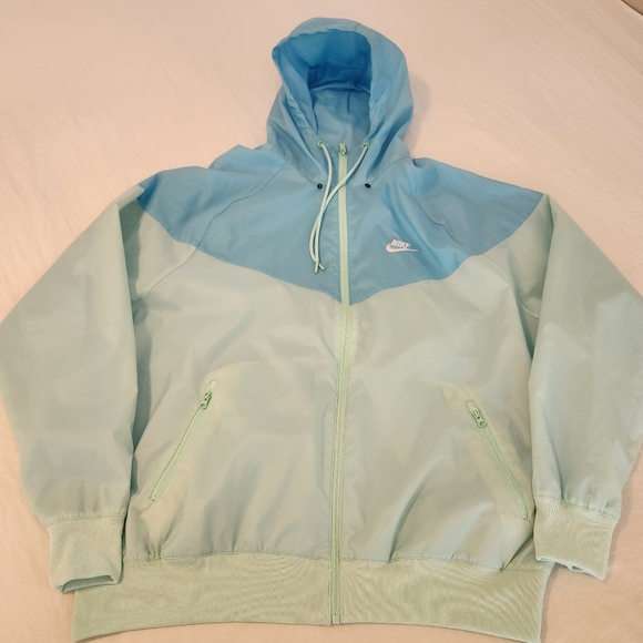 Nike Essentials Windrunner Windbreaker Jacket Mint Foam/Blue Chill DA0001-379 - Picture 11 of 15